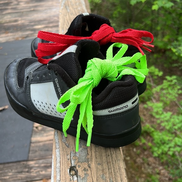 Shimano Bike Shoes - Picture 2 of 5